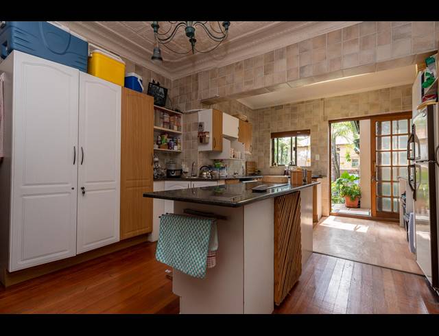 3 BEDROOM FREEHOLD FOR SALE IN KENSINGTON